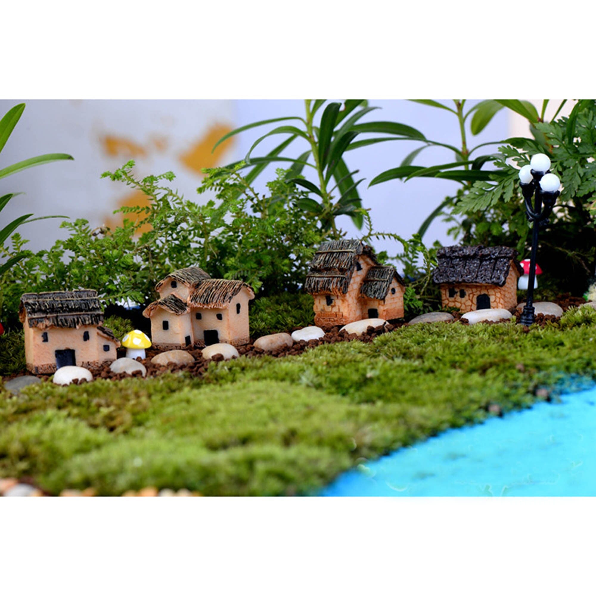 Miniature Resin Fairy Garden House, Tiny Village Hut Figurine