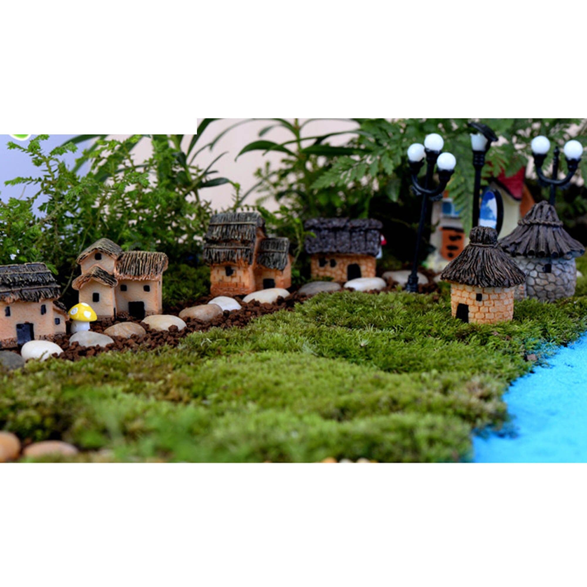 Miniature Resin Fairy Garden House, Tiny Village Hut Figurine
