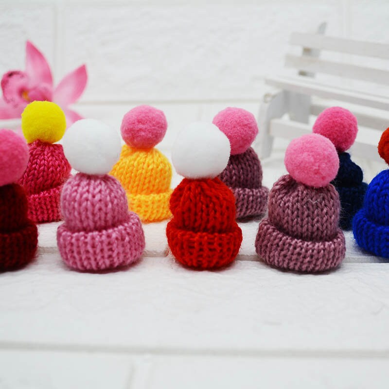 Miniature Woolen Yarn Hats, DIY Craft Supplies, Dollhouse Decor, Tiny Doll Hat Set