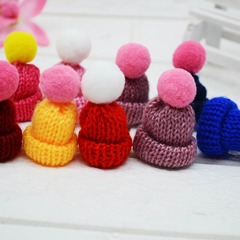 Miniature Woolen Yarn Hats, DIY Craft Supplies, Dollhouse Decor, Tiny Doll Hat Set